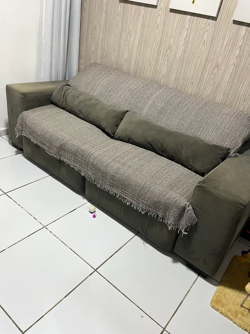 Sofá retrátil usado no precinho 