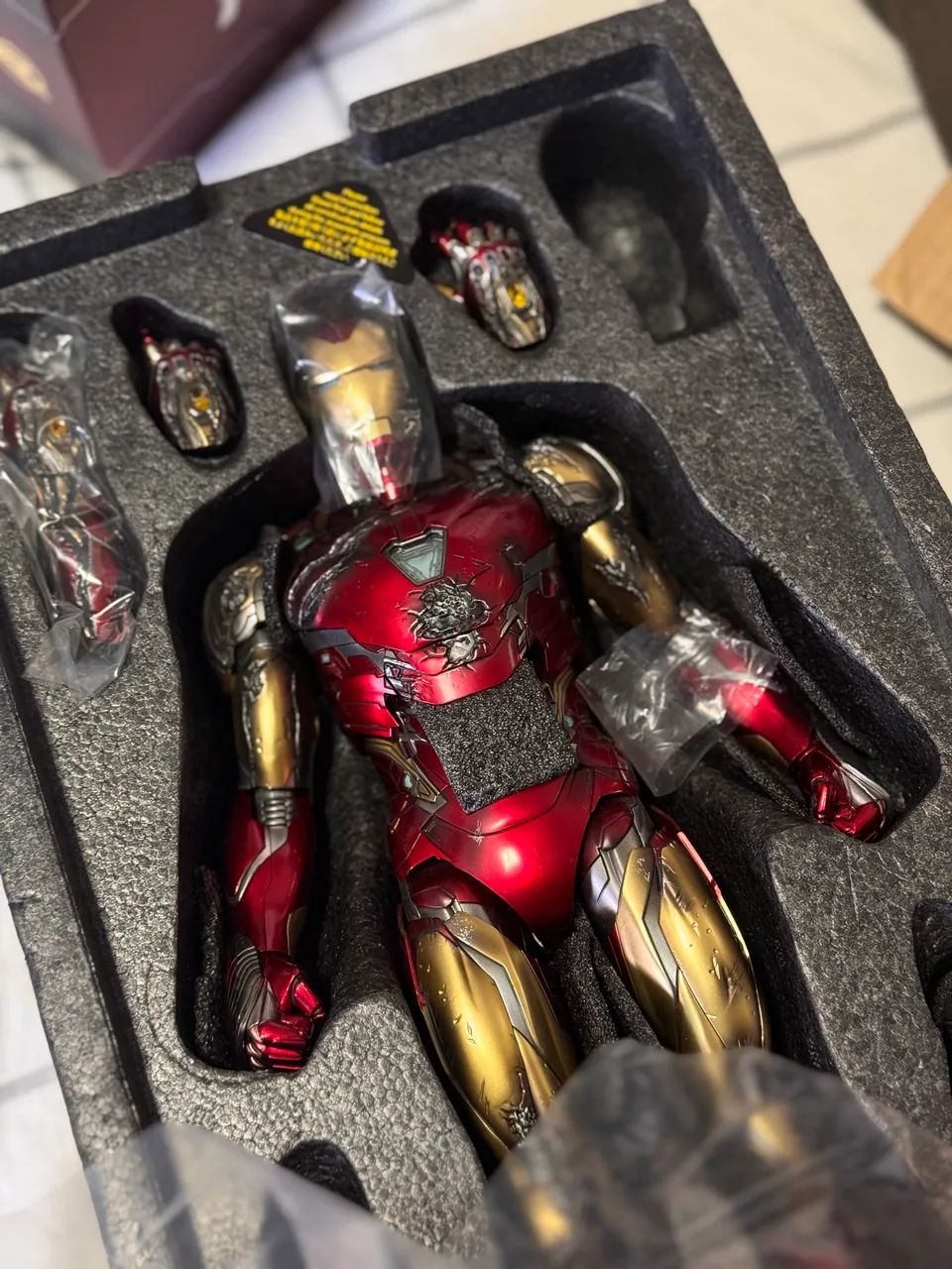 Ironman end game battle damaged Hot toys  - Foto 2
