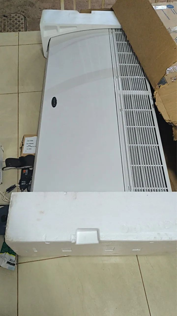 Evaporadora carrier Xperience. Split do  tipo  teto