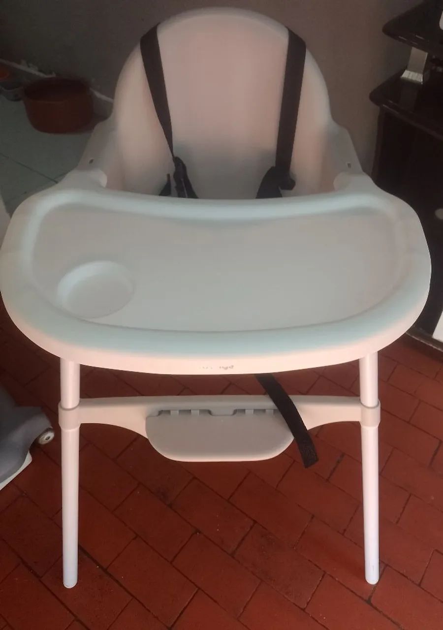 Vendo cadeirão para alimentação 