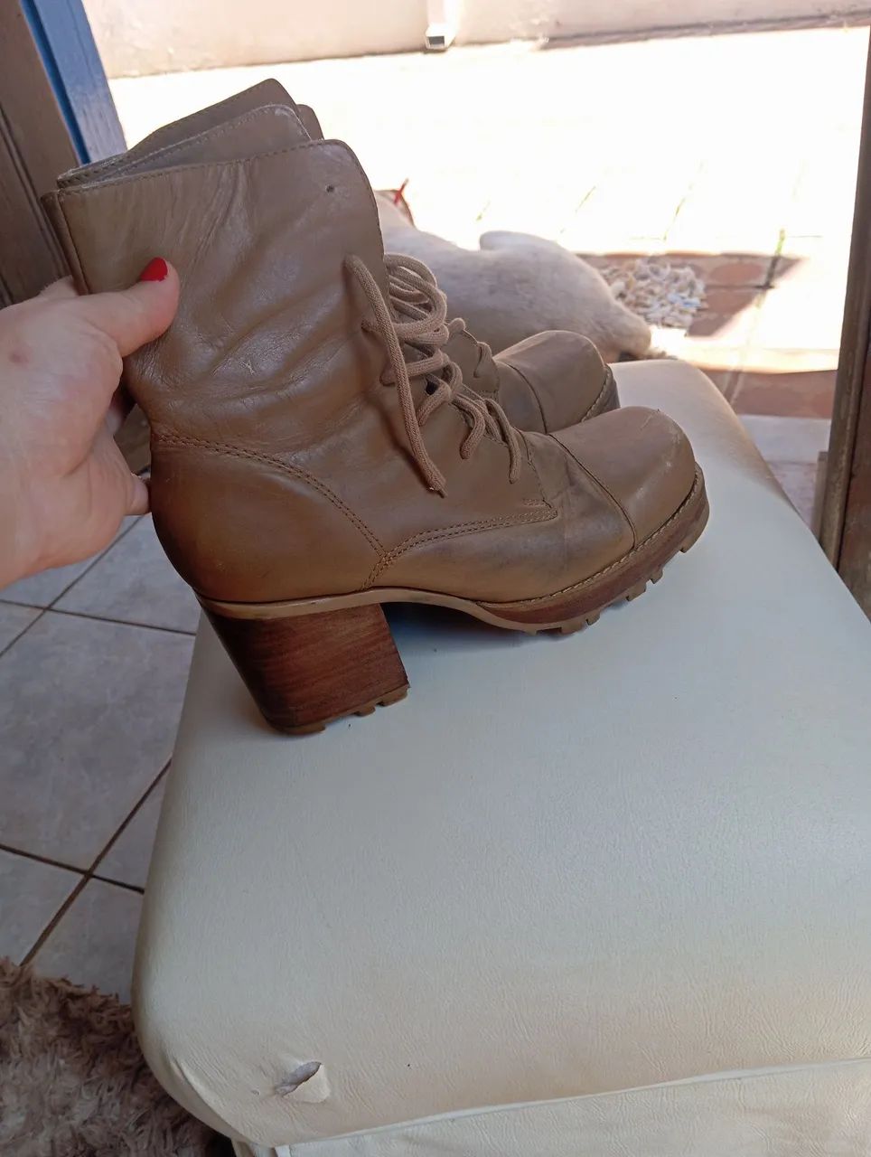 Bota feminina cor marrom
