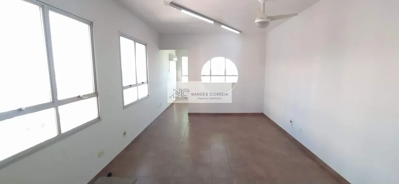 SALA COMERCIAL NO CENTRO DE LONDRINA  PRÓXIMA AO CALÇADÃO - Foto 2