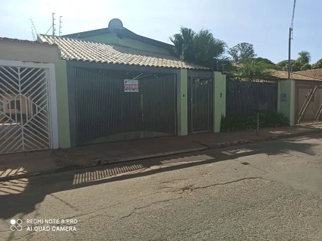 Casa com 1 suite e quarto no jardim Leblon