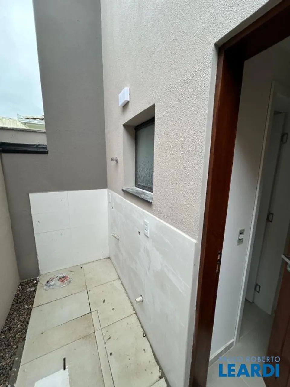 CASA ASSOBRADADA - FORQUILHAS - SC - Foto 5