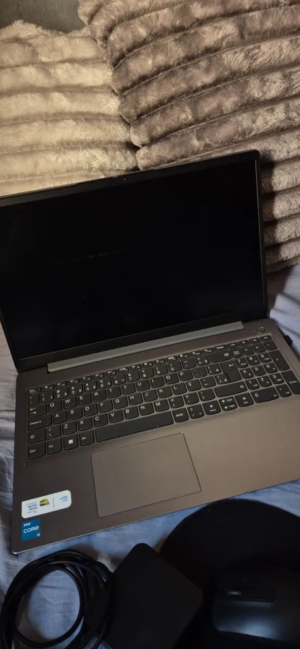 Lenovo IdeaPad 3 15ITL6 - Foto 2