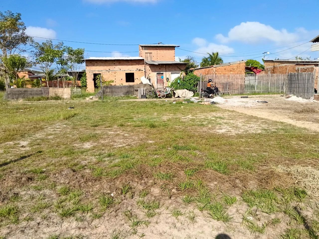 Vende-se  terreno 