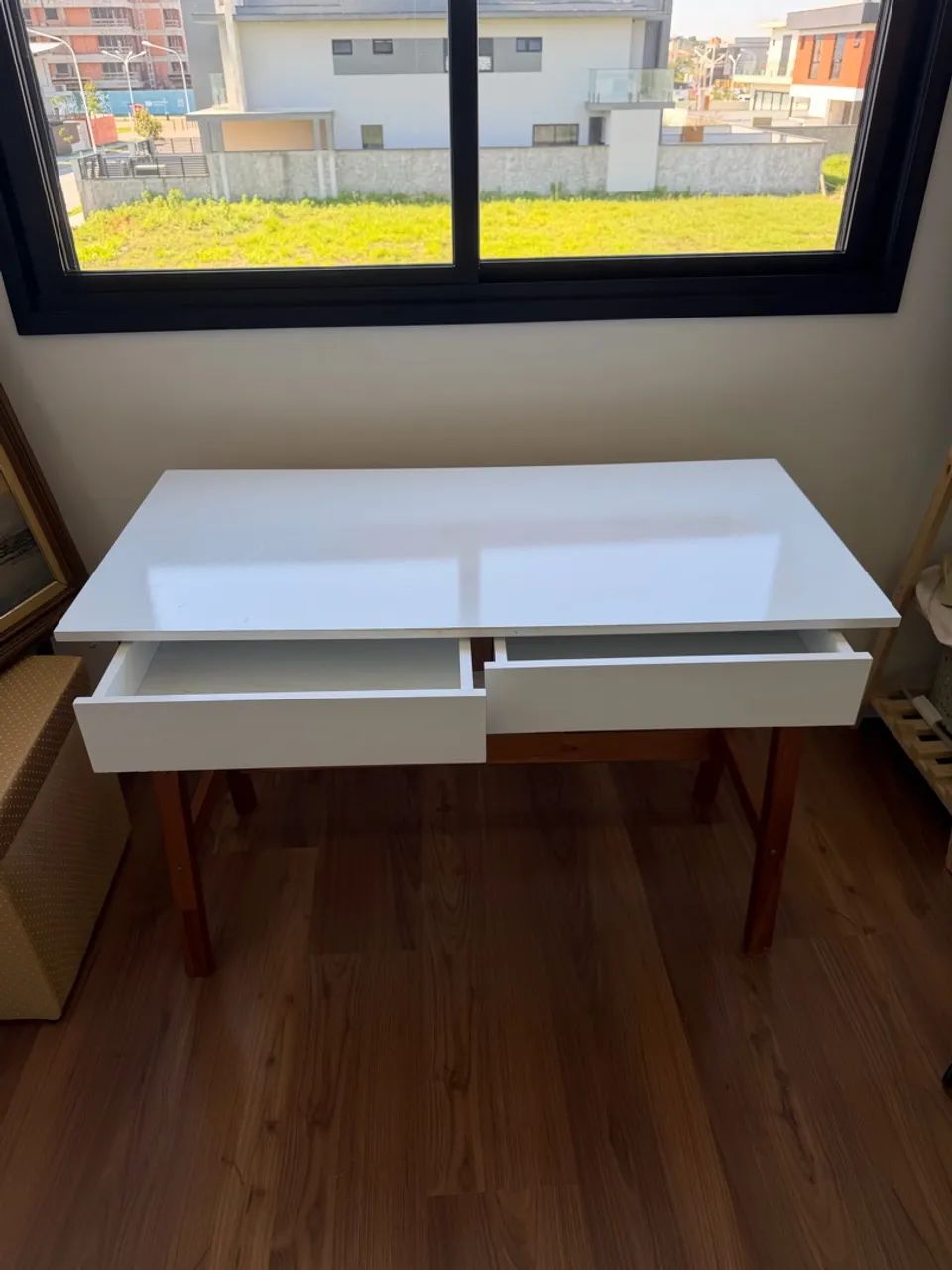 Mesa de escritório com duas gavetas  - Foto 2