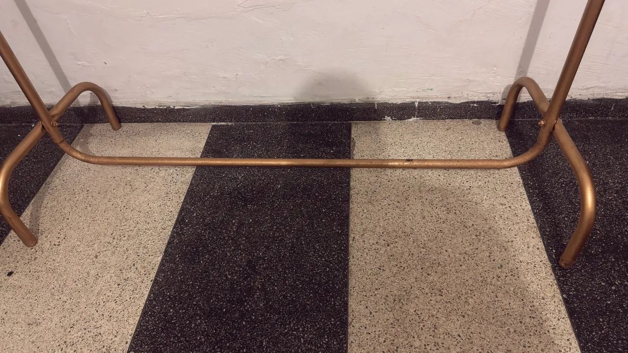 Arara de chão pra loja ou quarto - Foto 3