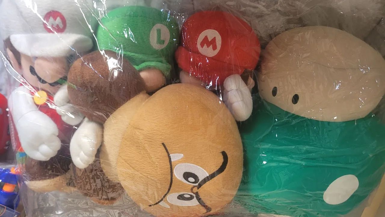 Pelúcias grandes do Mario 