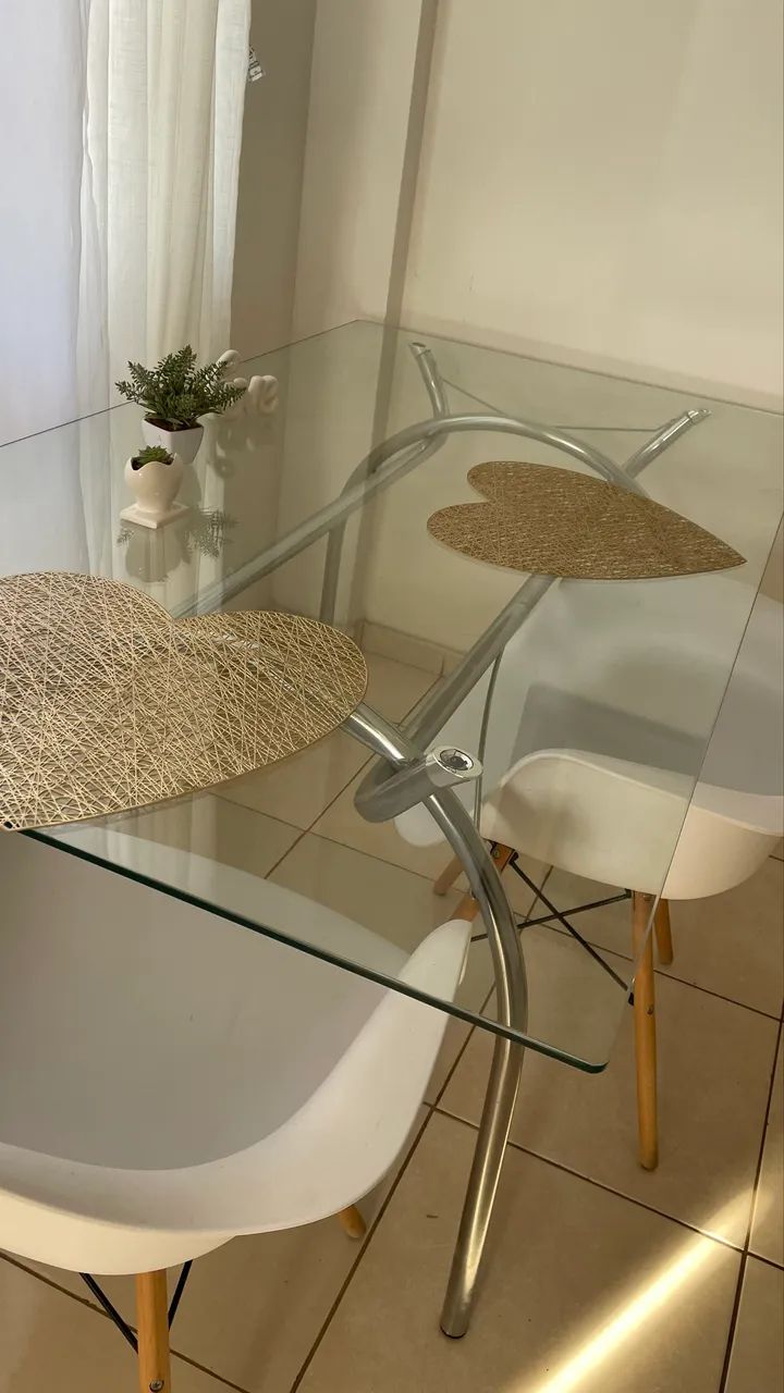 Vendo mesa de vidro semi nova  - Foto 2