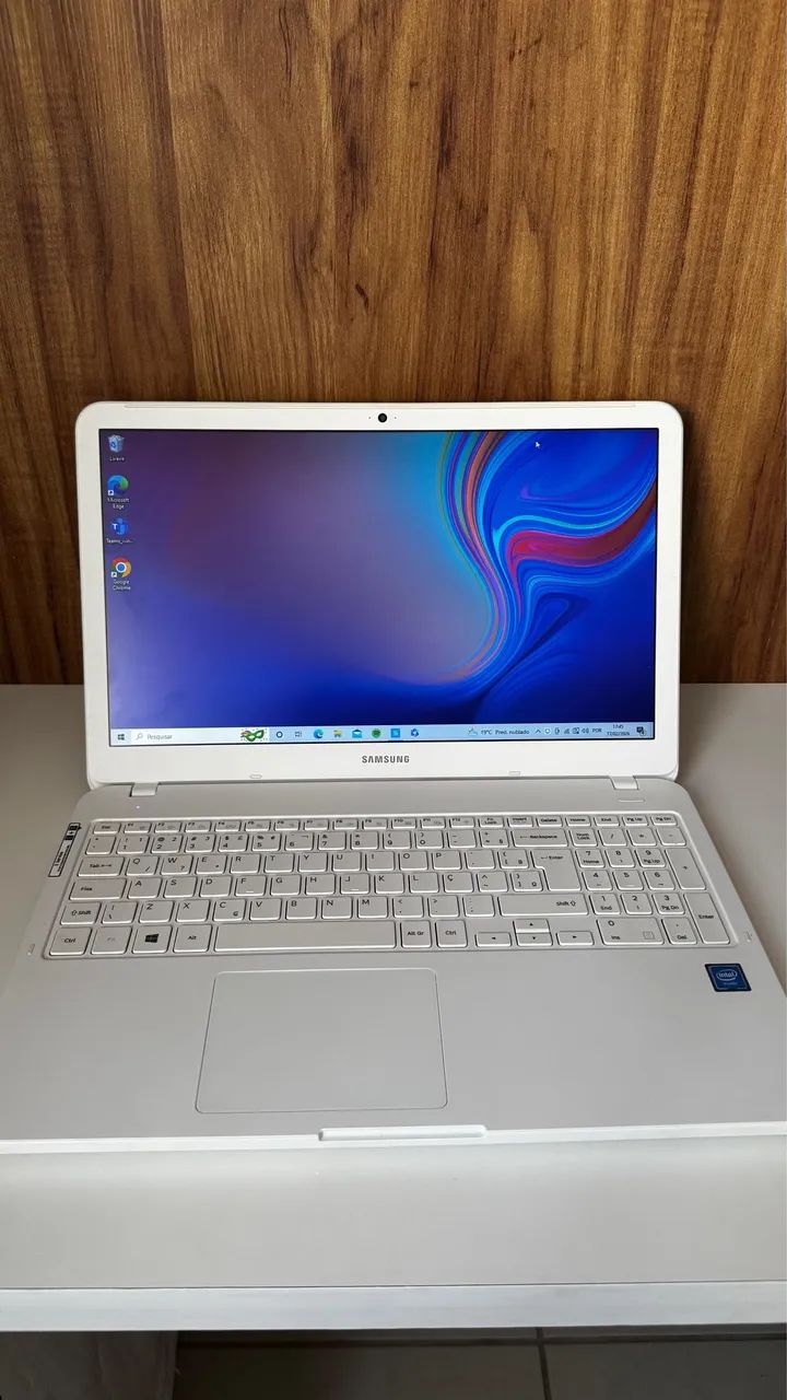 Notebook Samsung essential E20