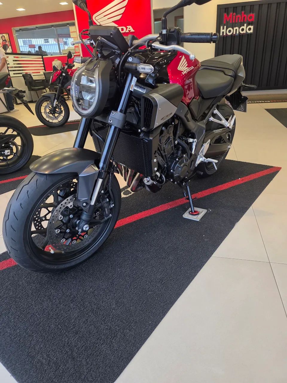 CB 650 E-CLUTCH - Foto 4