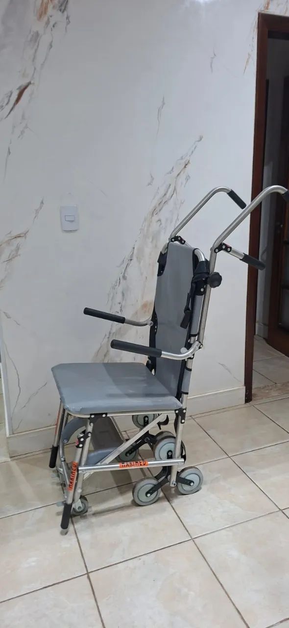 Cadeira de Subir e descer Escadas - com freio e cinto para pernas MARIMED - Foto 4