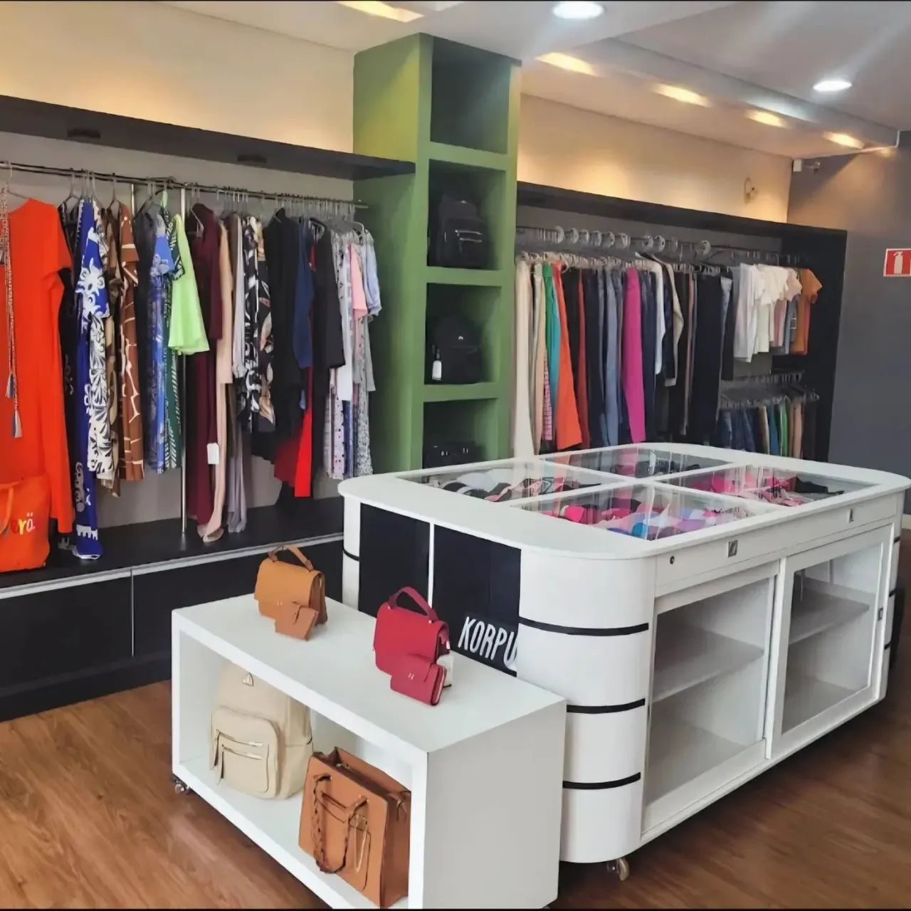 Vendo estrutura completa para loja ou comercio 