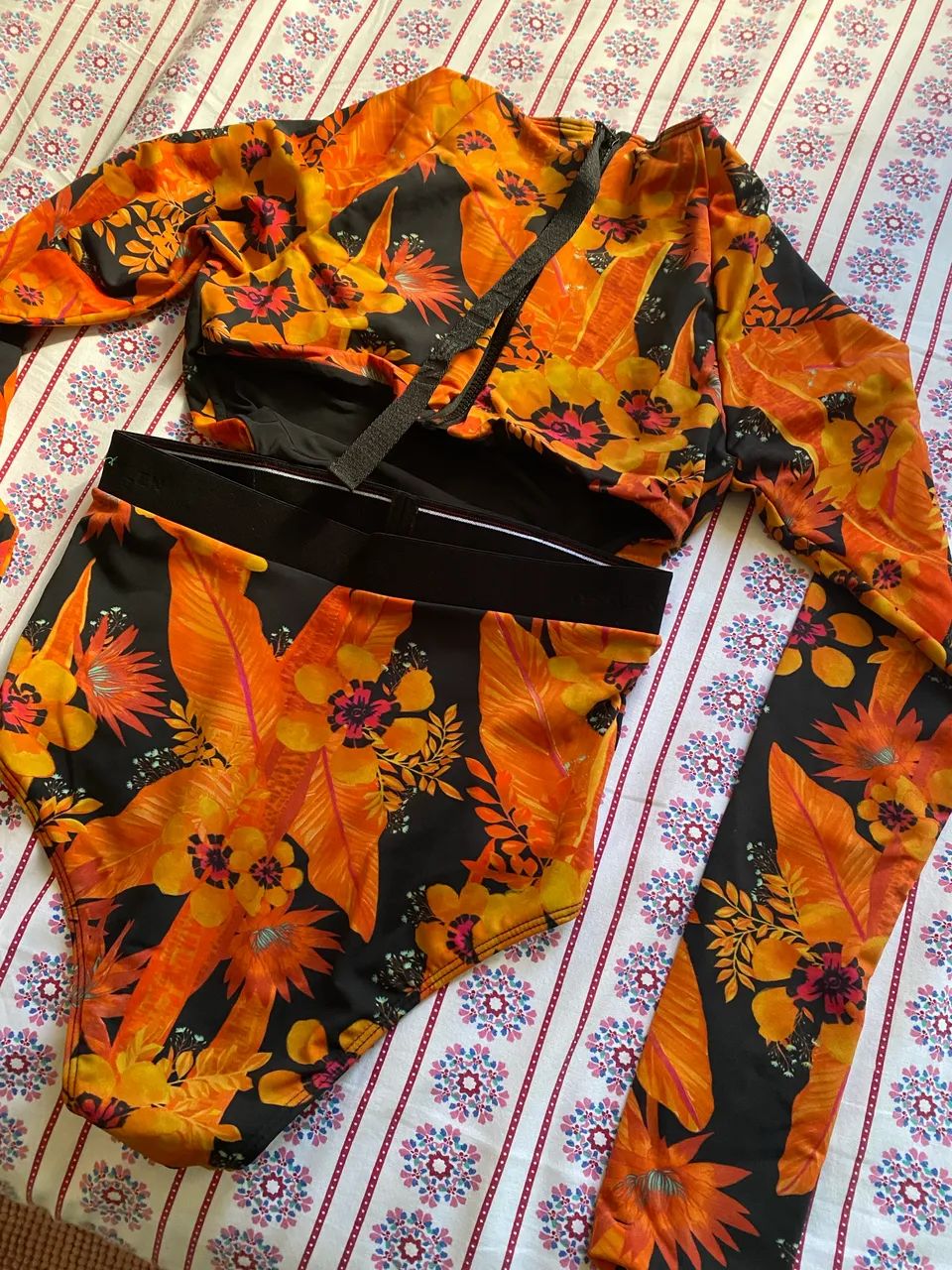maiô osklen manga longa estampado - Foto 4