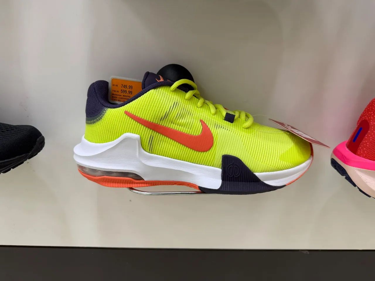 VENDO TÊNIS NIKE - Foto 2