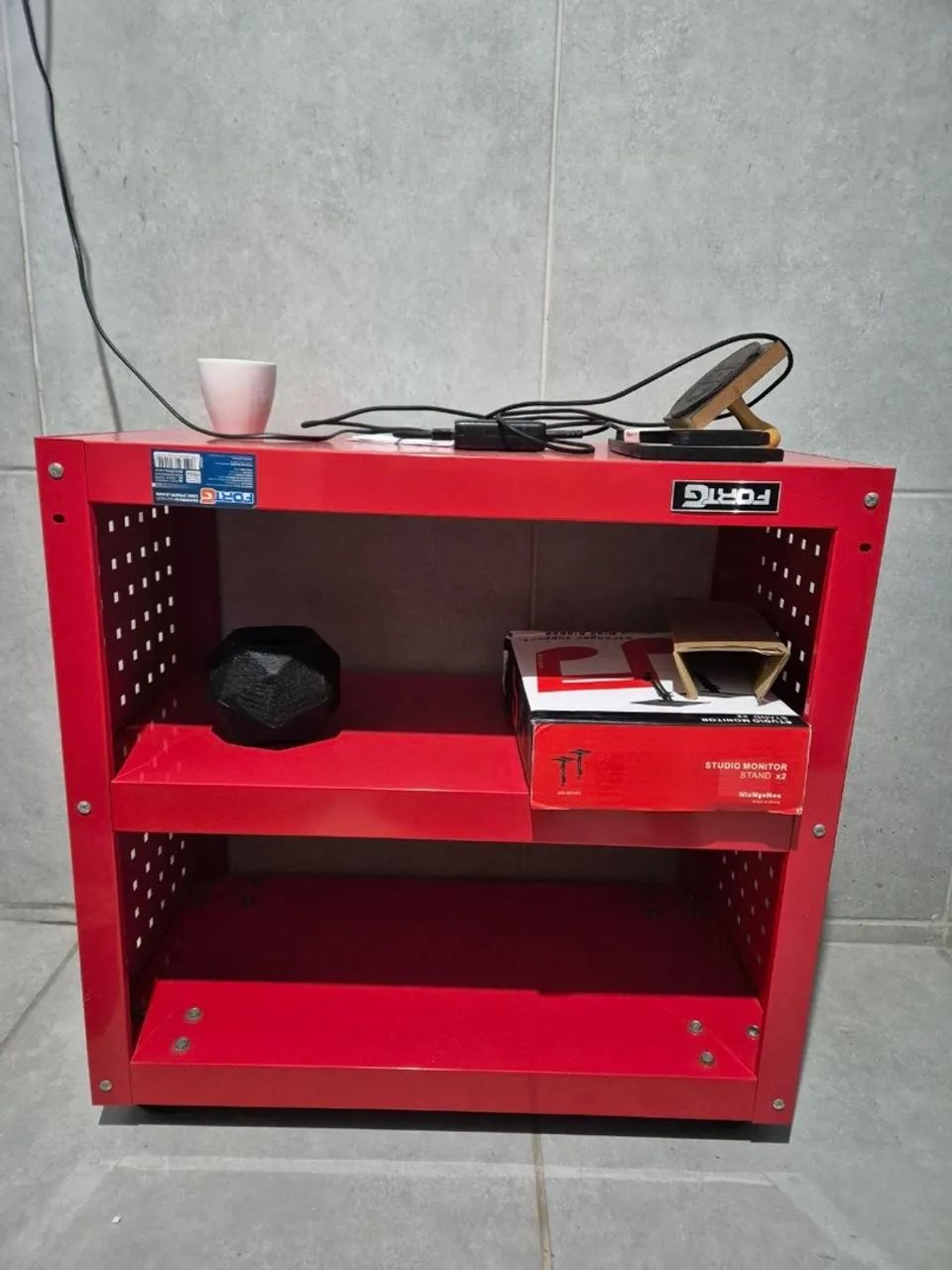 Rack De Ferro com rodinhas / Serve com carrinho de ferramenta ou estético. 