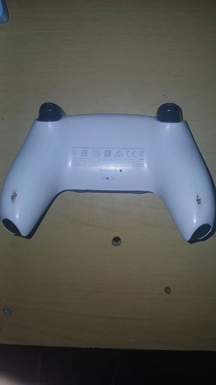 CONTROLE DE PS5 USADO!!!! ( 1 analógico quebrado ao meio mais funcionando normalmente ) - Foto 2