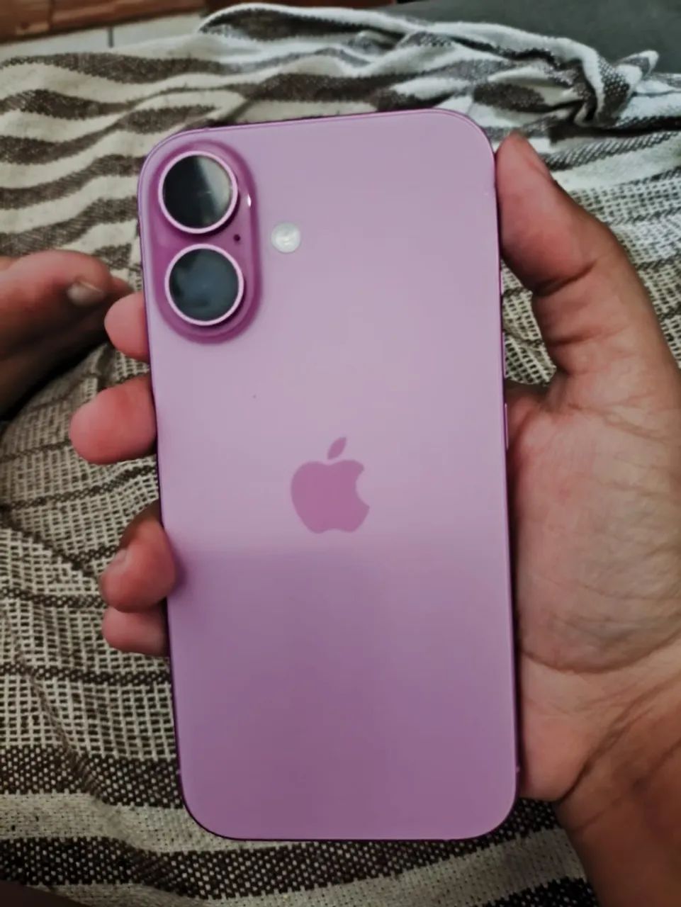 iPhone 16