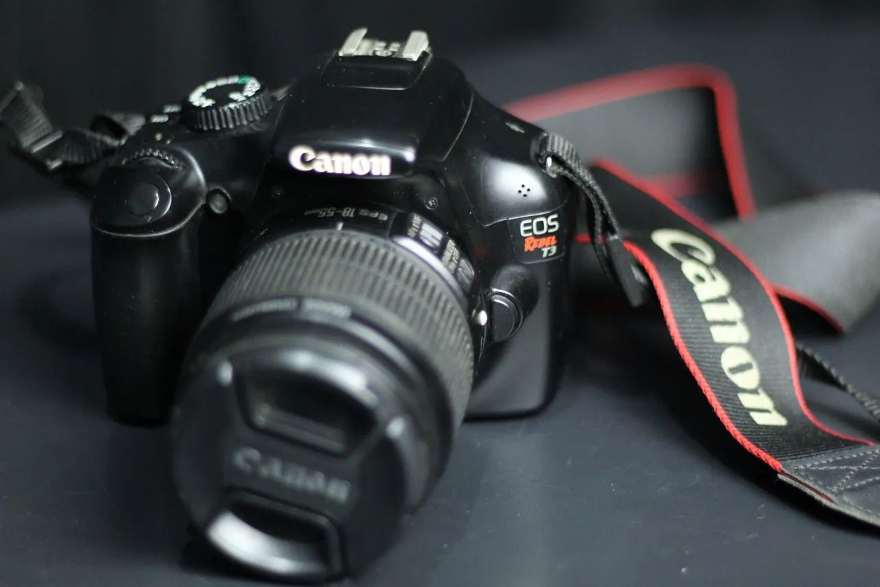 Canon EOS Rebel t3 + lente 18-55mm (Funcionando)