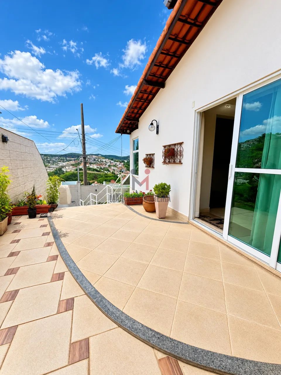 CASA LINEAR DE 4 QUARTOS COM 2 SUÍTES, ÁREA DE LAZER COMPLETA E PISCINA NO BOM CLIMA - Foto 3