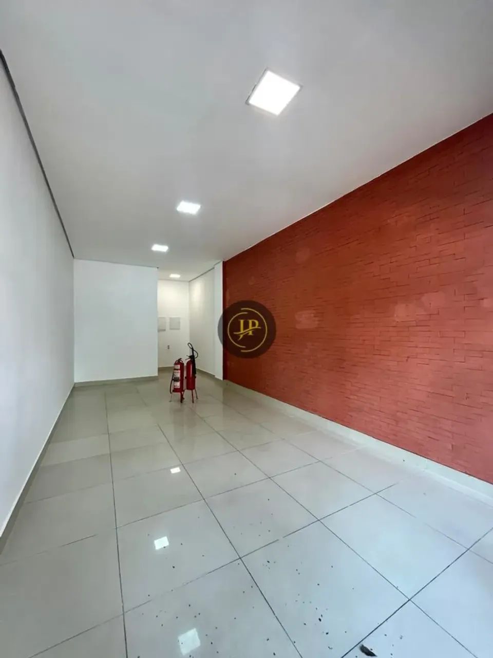 LOJAS DE 33M² COM PÉ DIREITO DUPLO A VENDA NA PRAIA DO SUÁ - Foto 3