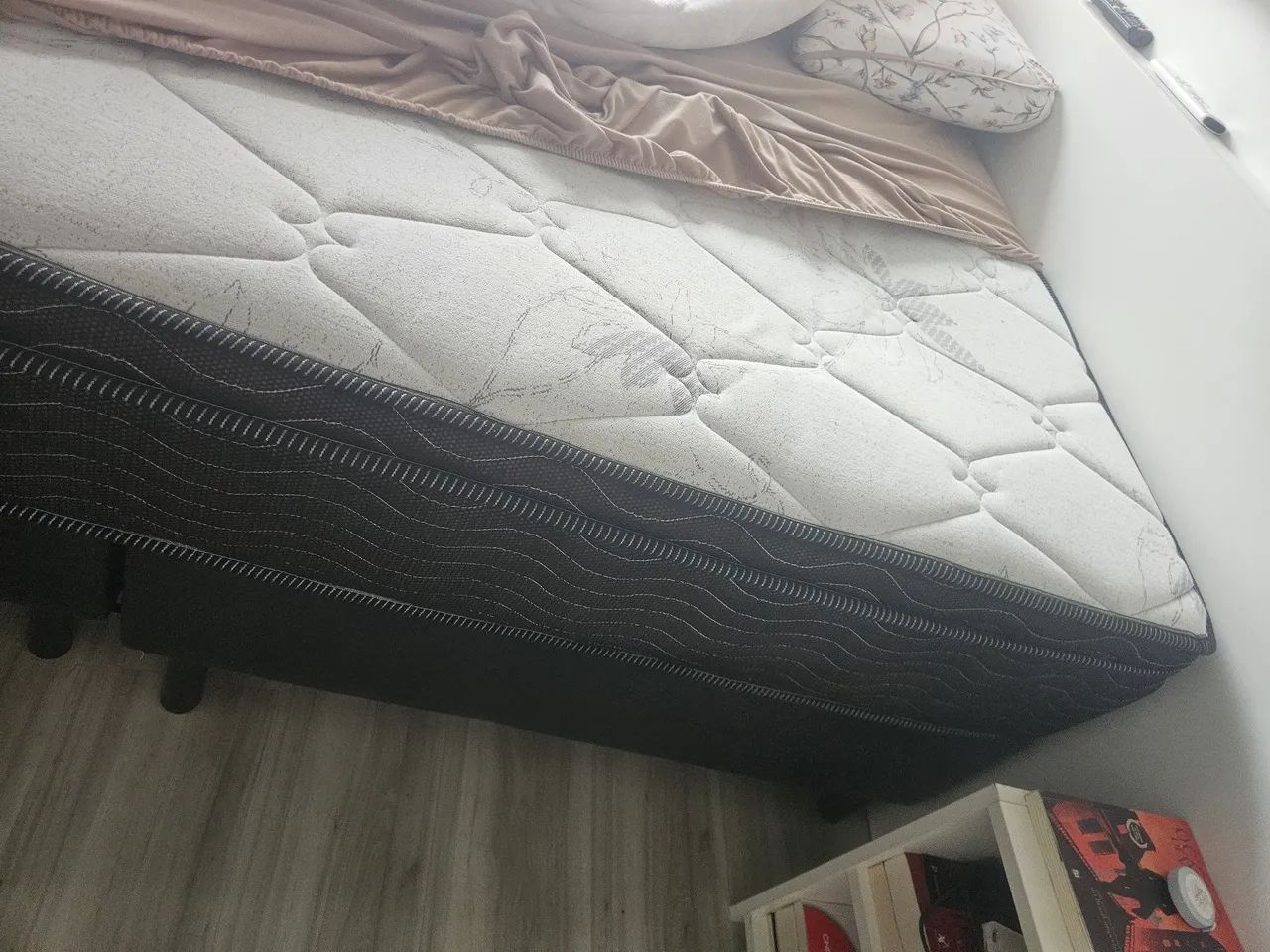 Cama casal Queen + Colchão  - Foto 2
