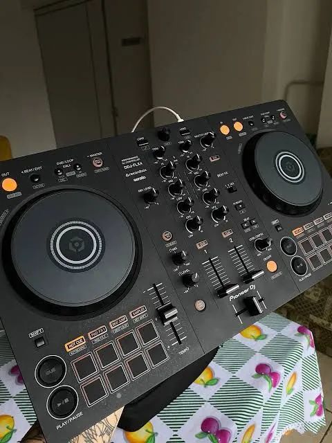 DDJ FLX4 + HARD CASE  - Foto 2
