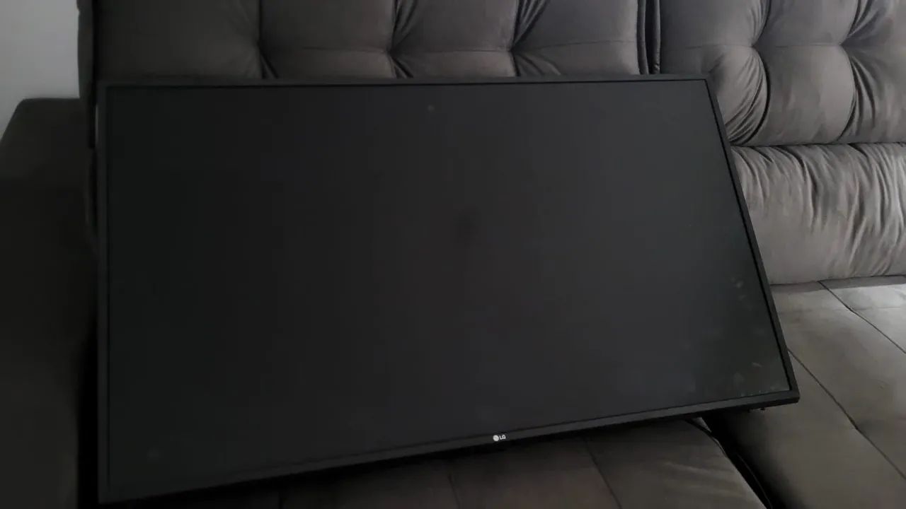 Tv LG possui detalhes 