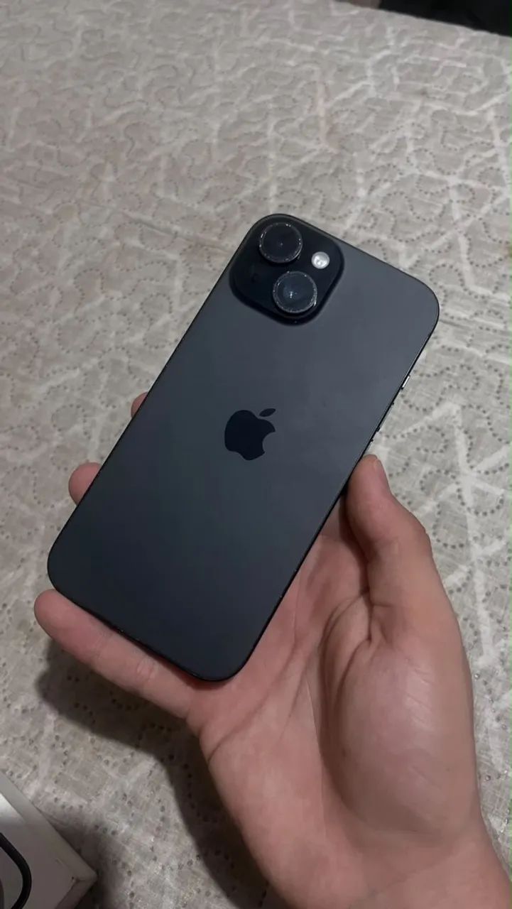 iPhone 15 128GB 
