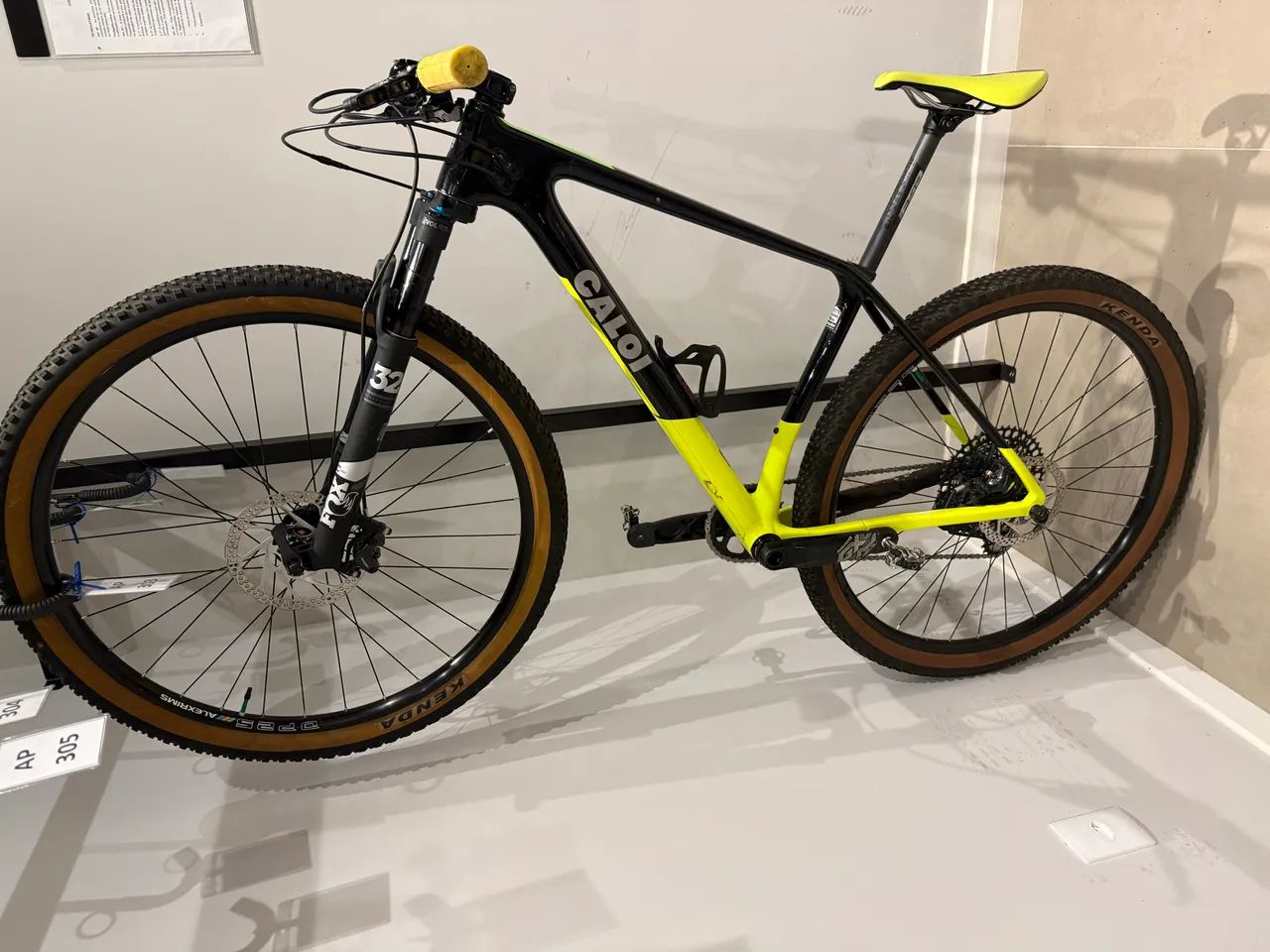 Caloi Elite Carbon Racing 
