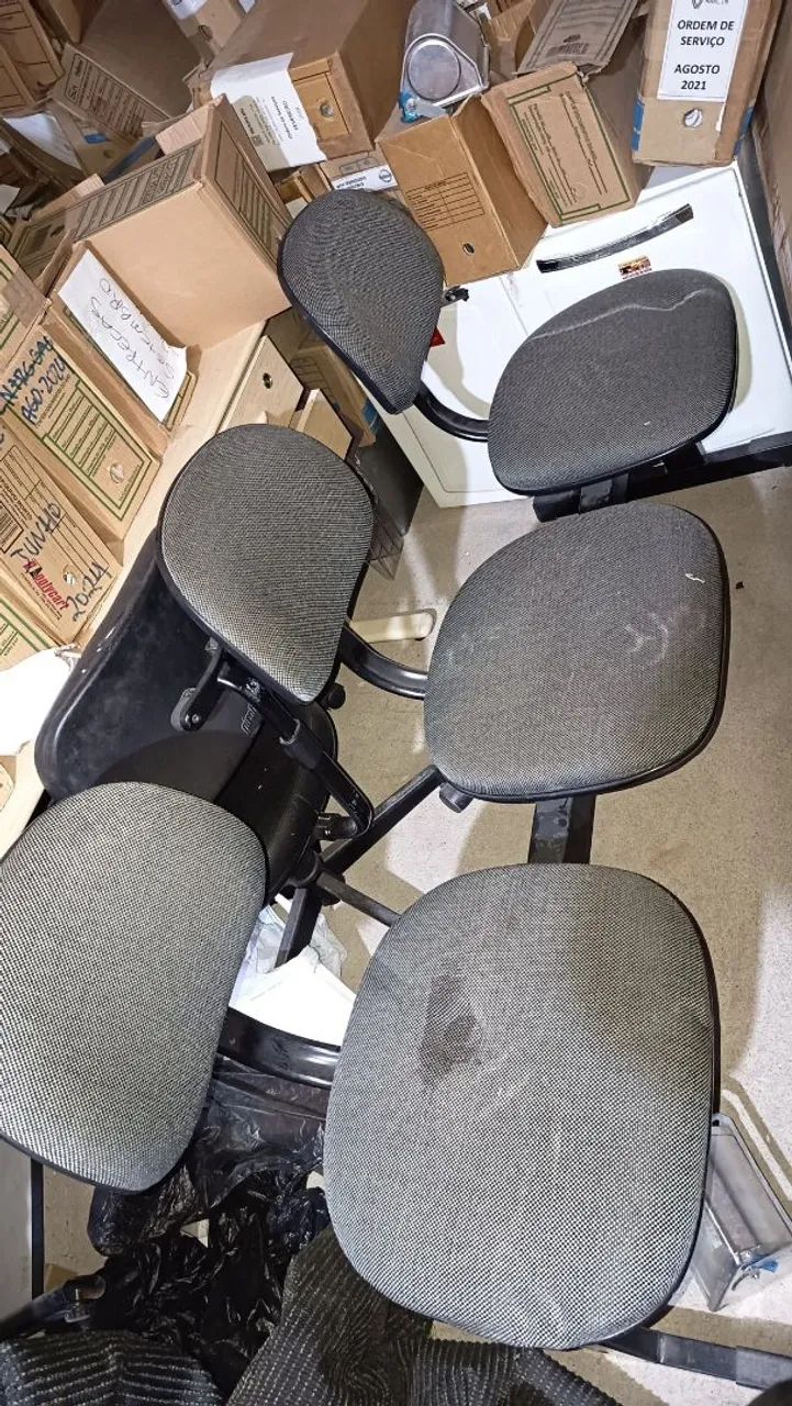 Cadeira para escritório usadas - Foto 4
