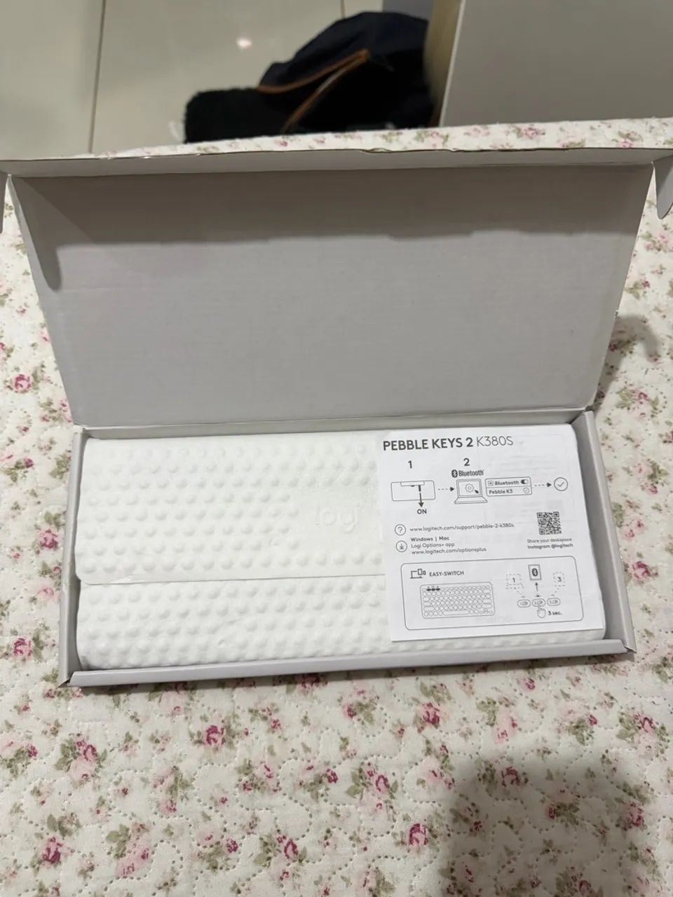 Teclado Bluetooth Pebble Keys 2 K380S Branco da Logitech - Foto 4
