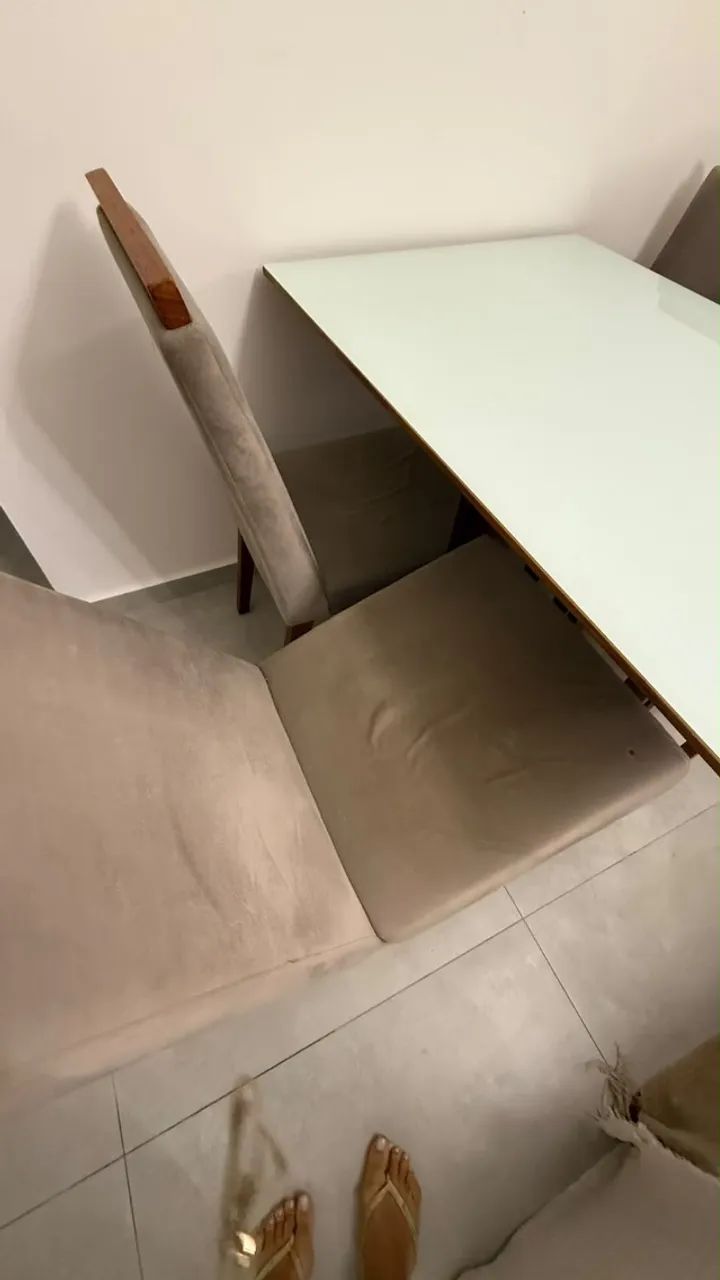Mesa com 4 cadeiras  - Foto 2