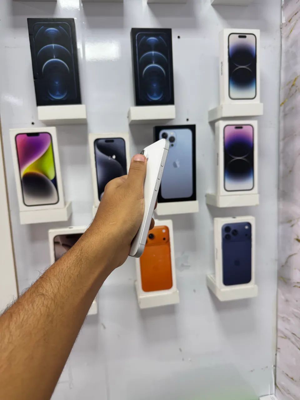 IPHONE 16 128 GIGAS BRANCO BATERIA 100%  - Foto 3