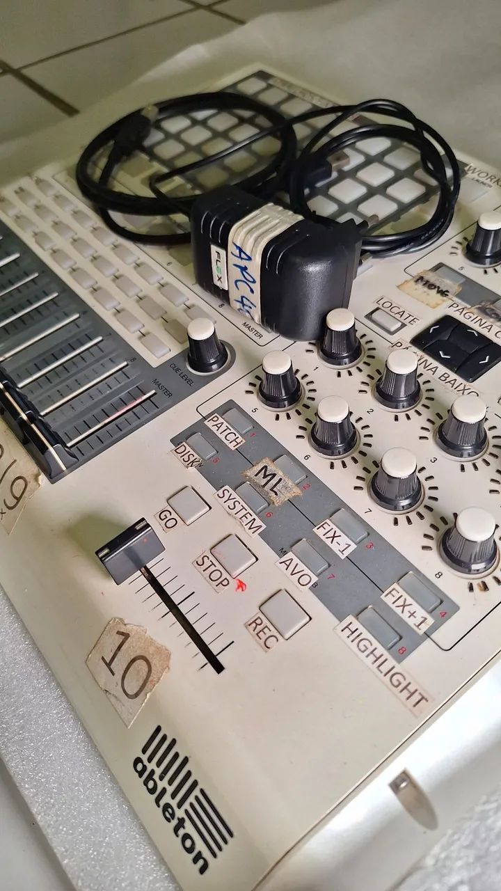 Controladora Akai APC40 - Foto 2