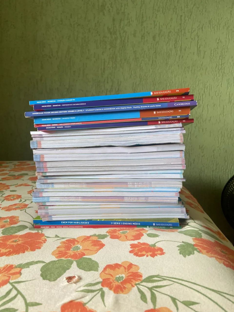 Conjunto de livro SAS primeiro ano do ensino médio, contendo 28 livros (química, biologia?