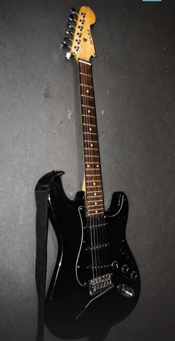 Guitarra Stratocaster Rocky