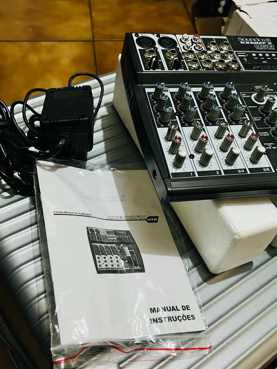 Mesa de Som Soundcraft 6 Canais - Foto 3