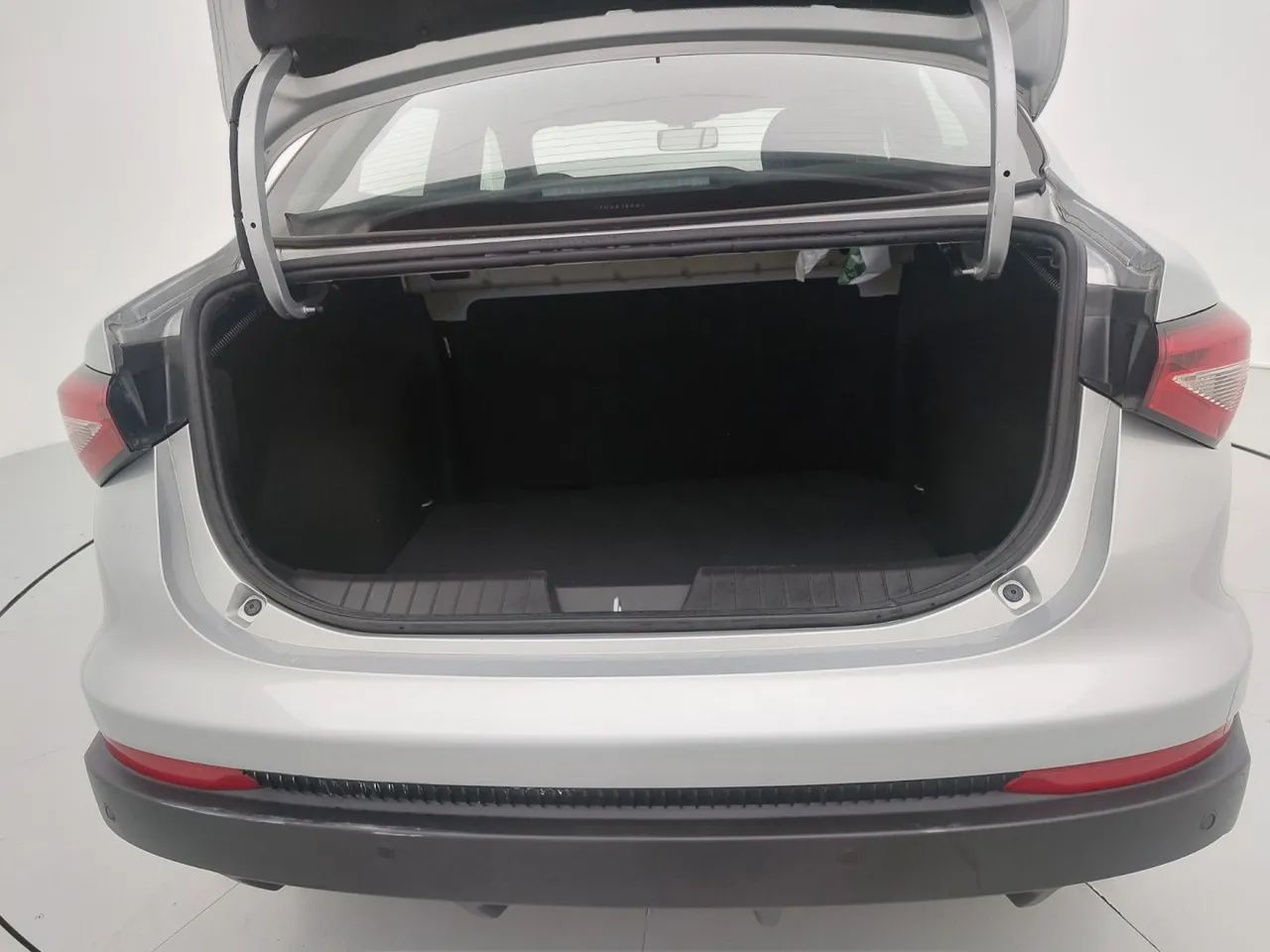 Fiat Cronos Drive 1.0 6V, foto 9 de 18