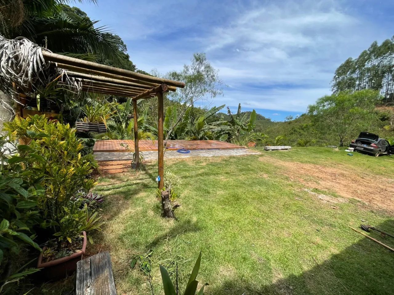 Chácara com pomar, deck toda gramada pronta para instalar seu chalé  - Foto 4