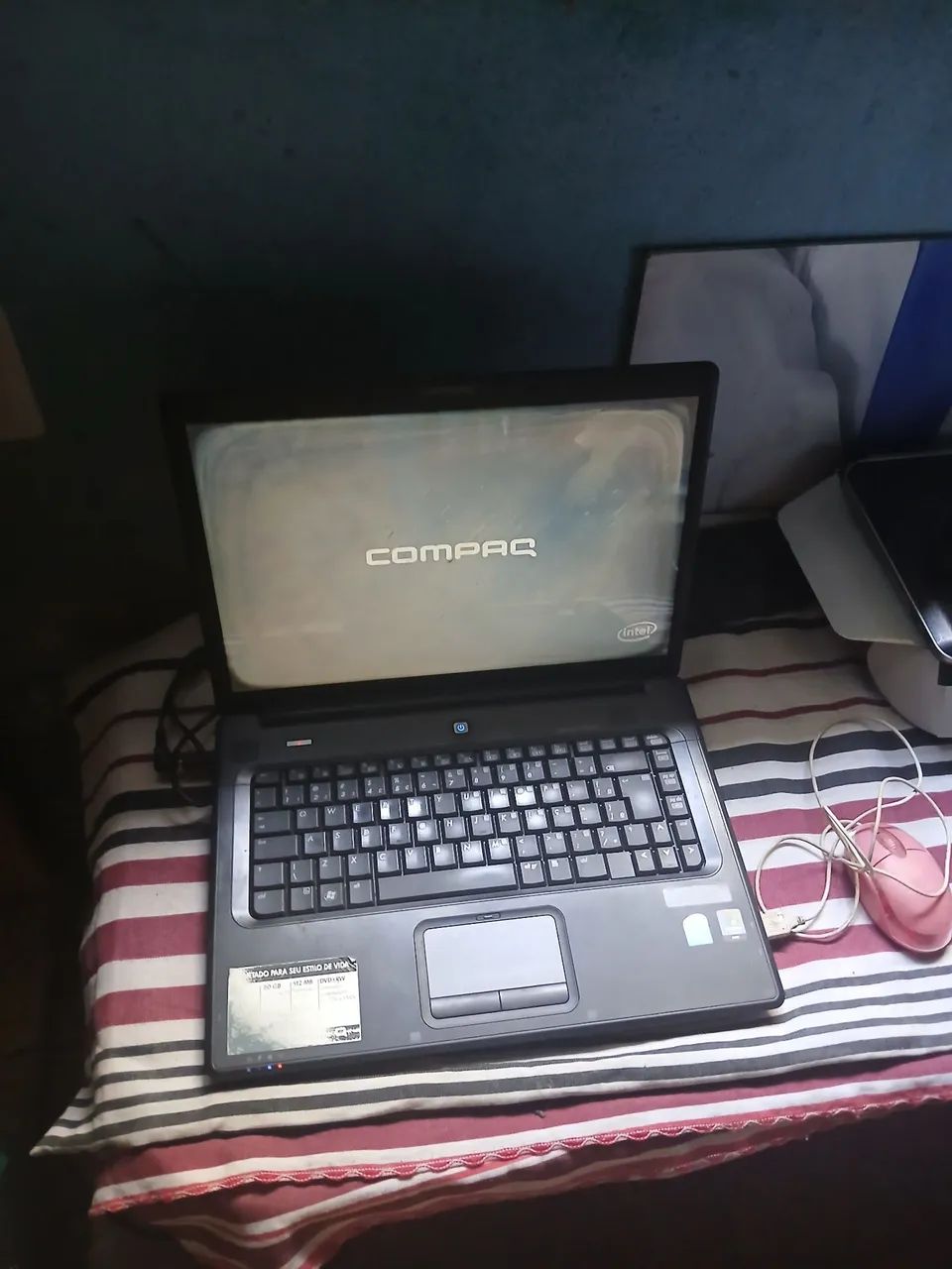 Notebook compaq problema na tela.  - Foto 2