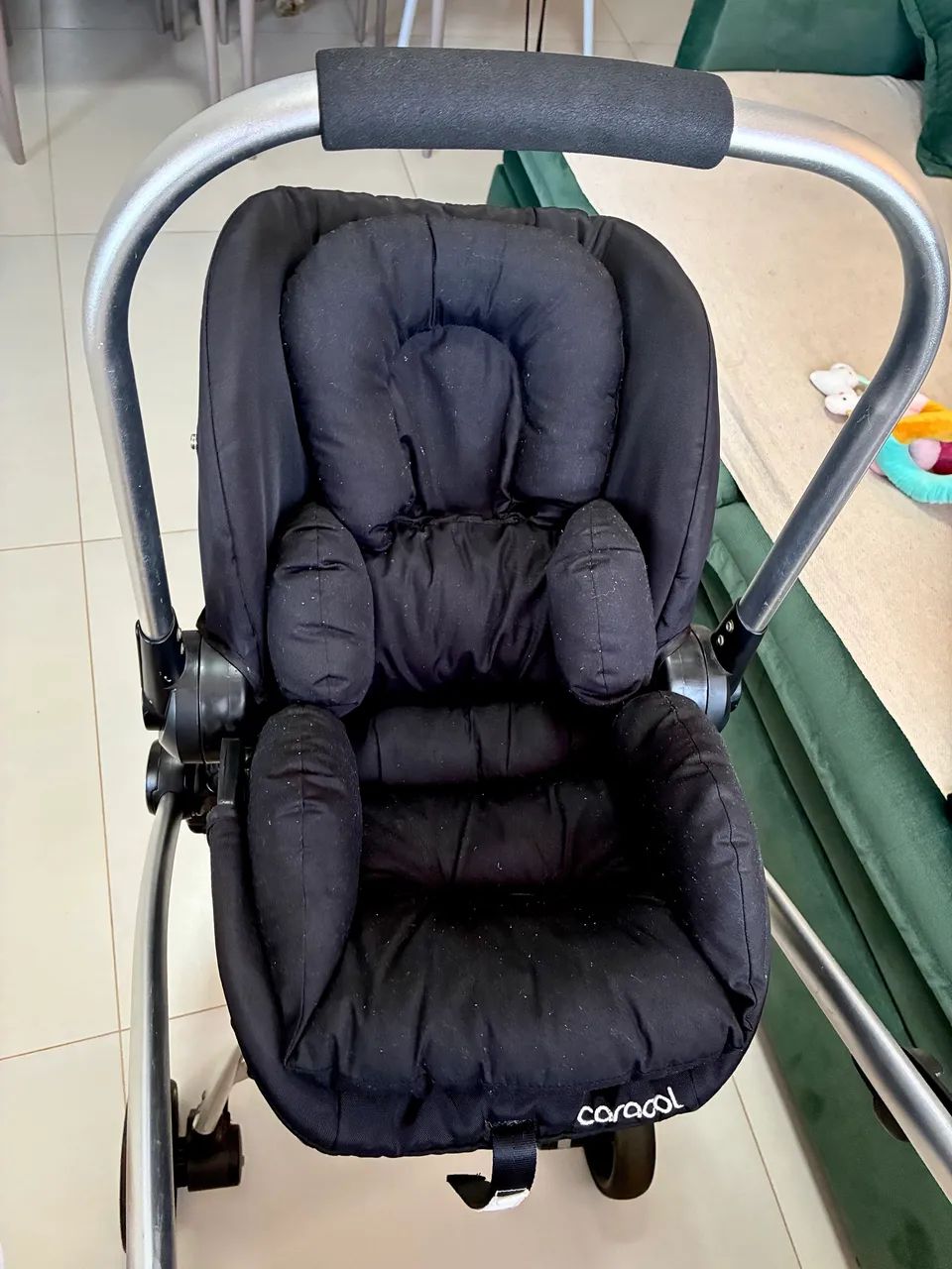 Carrinho de bebê com bebê conforto  - Foto 3