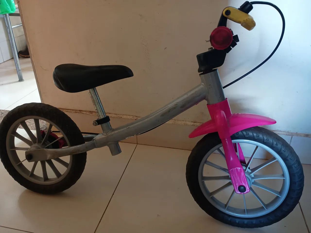 Bicicleta de equilíbrio infantil