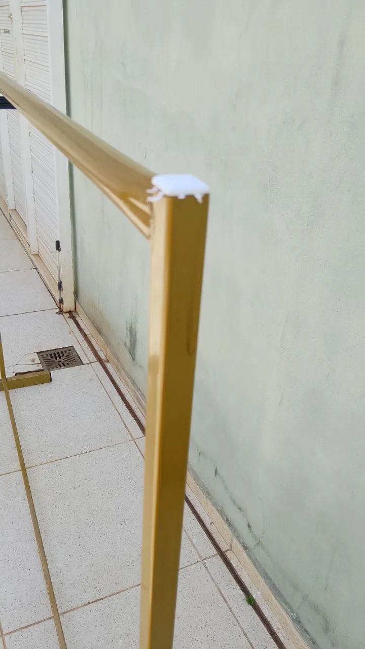 Arara de roupa para loja - Foto 2