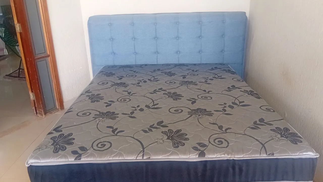 Cama queem com cabeceira molas e macia confortável  - Foto 2