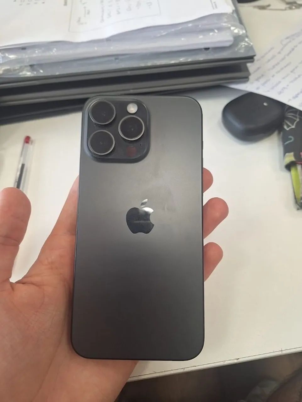 iPhone 15 Pro Max - 256 GB - Titânio Preto - Foto 3