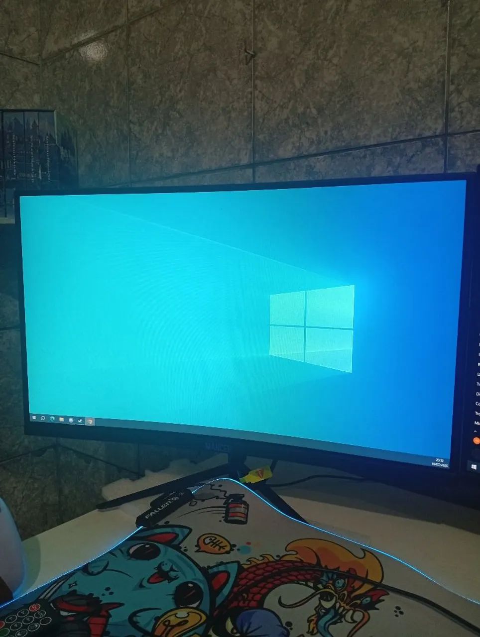 Monitor Valak 180 Hz
