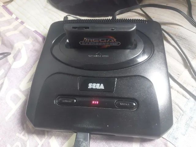 Mega Drive 3 + 2 controles + mega everdrive v3 pro
