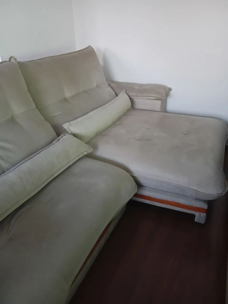 Sofá 5 lugares  tecido suede cor bege  - Foto 2